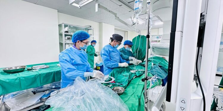 Cắt gọt mảng xơ vữa bằng mũi khoan – bước tiến mới trong can thiệp mạch vành tại Bệnh viện Đa khoa Khánh Hòa