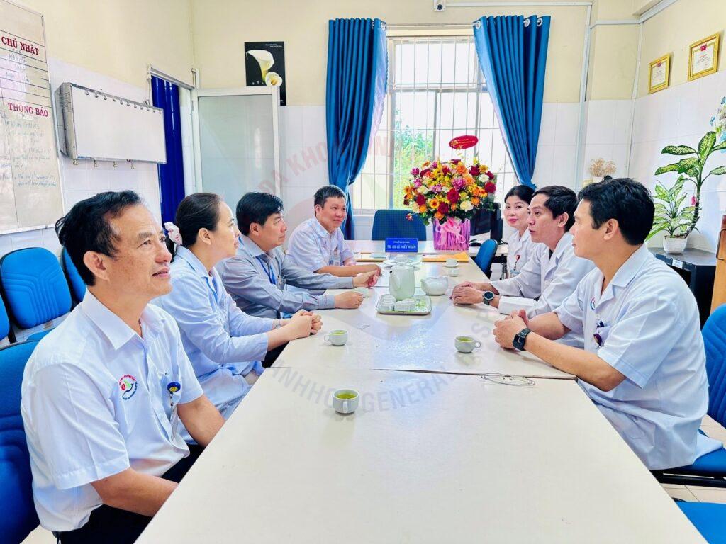 cứu sống ca vỡ tim Bệnh viện Đa khoa Khánh Hòa cấp cứu tai nạn giao thông điều trị chấn thương tim hồi sức ngoại phẫu thuật lồng ngực
