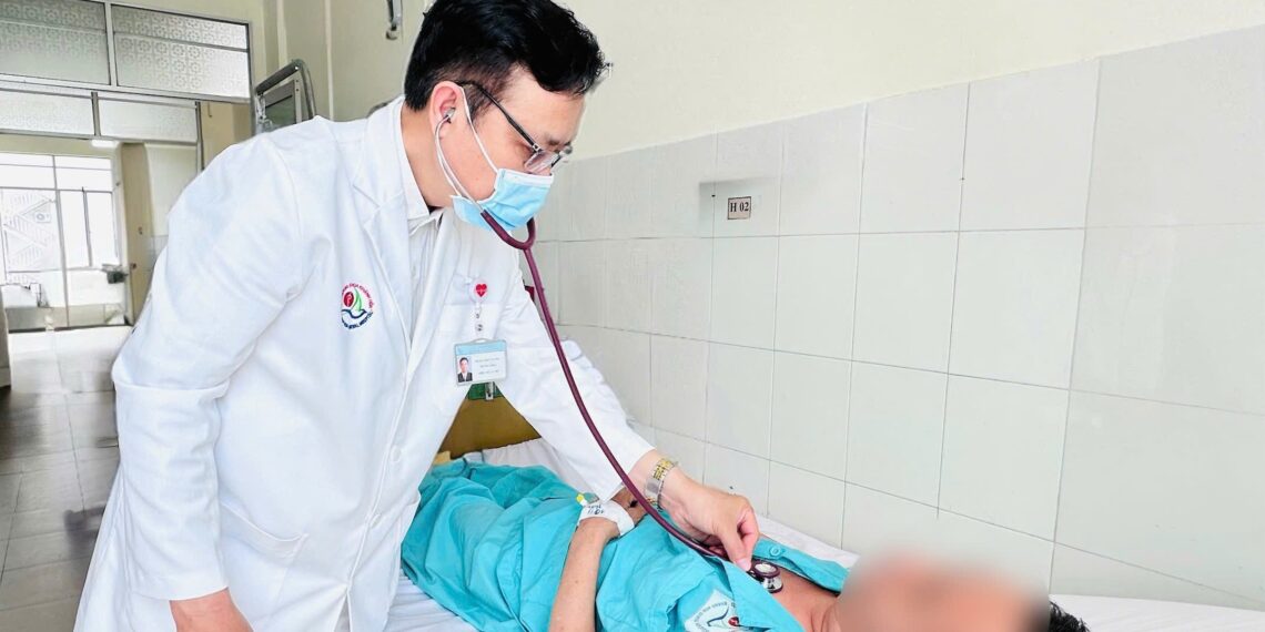 Chóng mặt tư thế kịch phát lành tính dễ gặp nhưng thường chủ quan