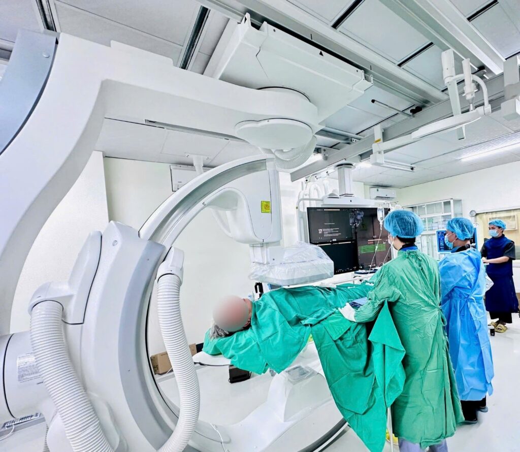 Chụp Mạch Số hóa Xóa Nền DSA bệnh viện Khánh Hòa can thiệp mạch vành lấy huyết khối đột quỵ chụp mạch máu