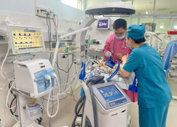 Hạ thân nhiệt chỉ huy: Bảo vệ não trẻ trong thời khắc sinh tử