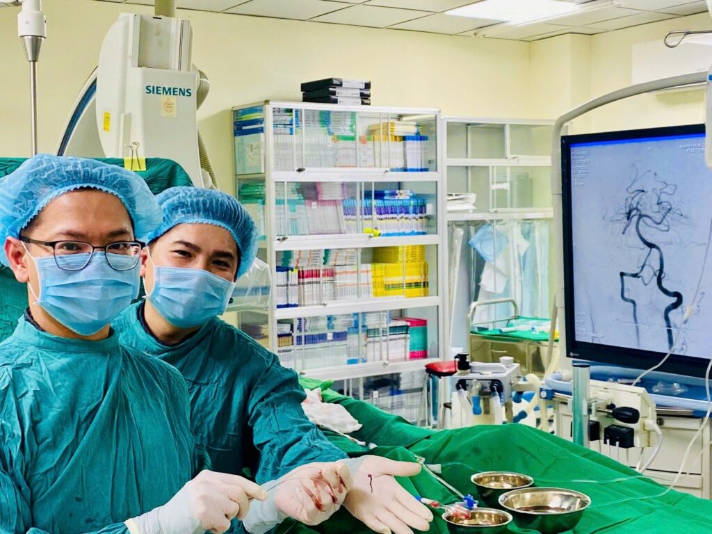 Chụp Mạch Số hóa Xóa Nền DSA bệnh viện Khánh Hòa can thiệp mạch vành lấy huyết khối đột quỵ chụp mạch máu