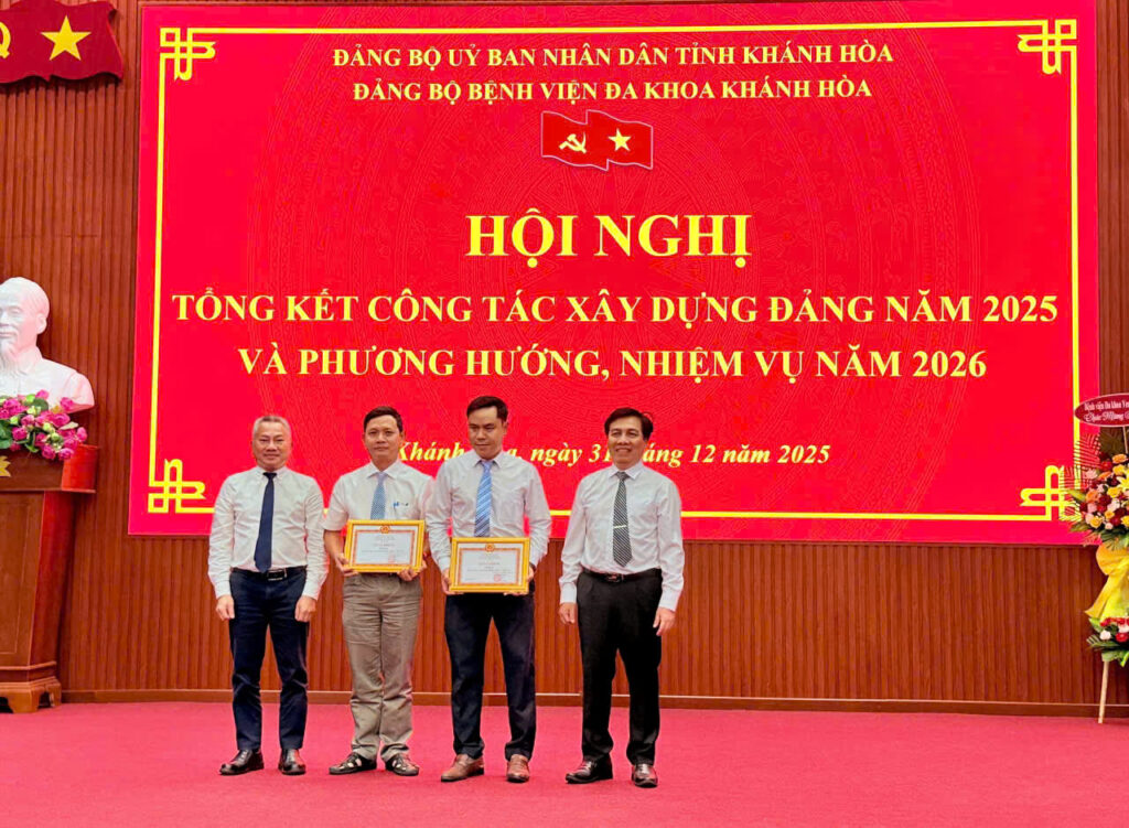 Đảng ủy Bệnh viện Đa khoa Khánh Hòa Tổng kết công tác Đảng 2025 Bệnh viện Đa khoa Khánh Hòa xây dựng Đảng bộ trong sạch vững mạnh khen thưởng đảng viên xuất sắc