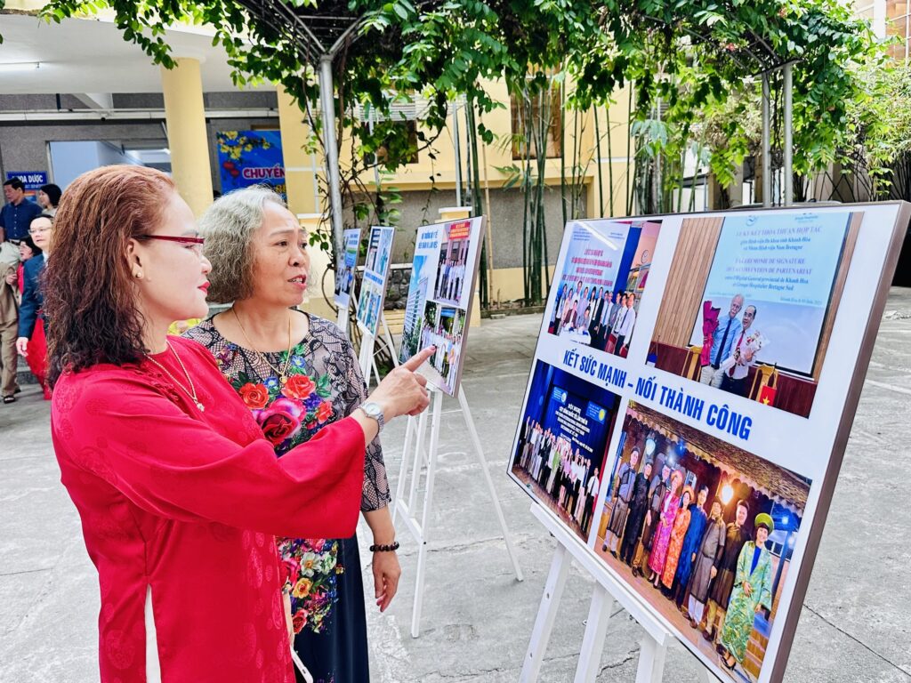 Ngày Thầy thuốc Việt Nam Bệnh viện Đa khoa Khánh Hòa y đức lương y như từ mẫu kỷ niệm 27/2 thành tựu y tế Khánh Hòa 2025