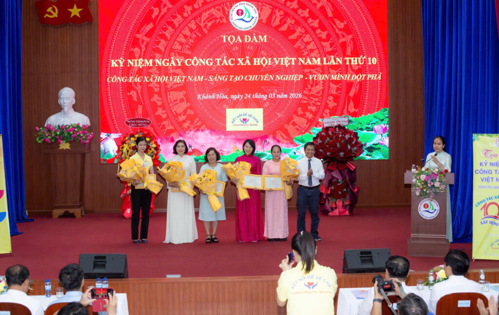 Ngày Công tác xã hội Việt Nam Bệnh viện Đa khoa Khánh Hòa công tác xã hội bệnh viện hỗ trợ người bệnh mạnh thường quân