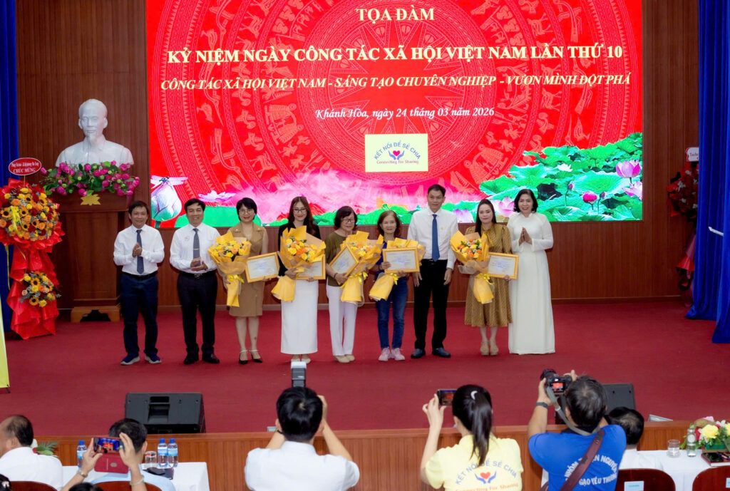 Ngày Công tác xã hội Việt Nam Bệnh viện Đa khoa Khánh Hòa công tác xã hội bệnh viện hỗ trợ người bệnh mạnh thường quân