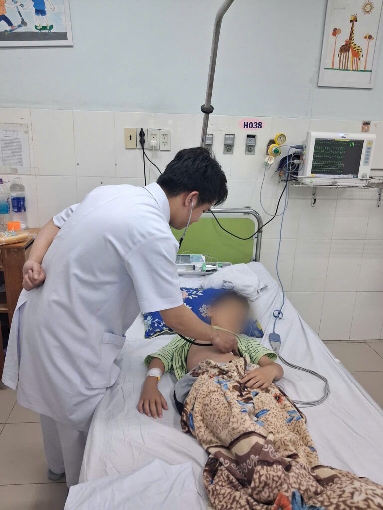 Viêm cơ tim tối cấp triệu chứng viêm cơ tim ở trẻ em suy tim cấp ở trẻ Khoa Nhi Bệnh viện Khánh Hòa block nhĩ thất độ 3