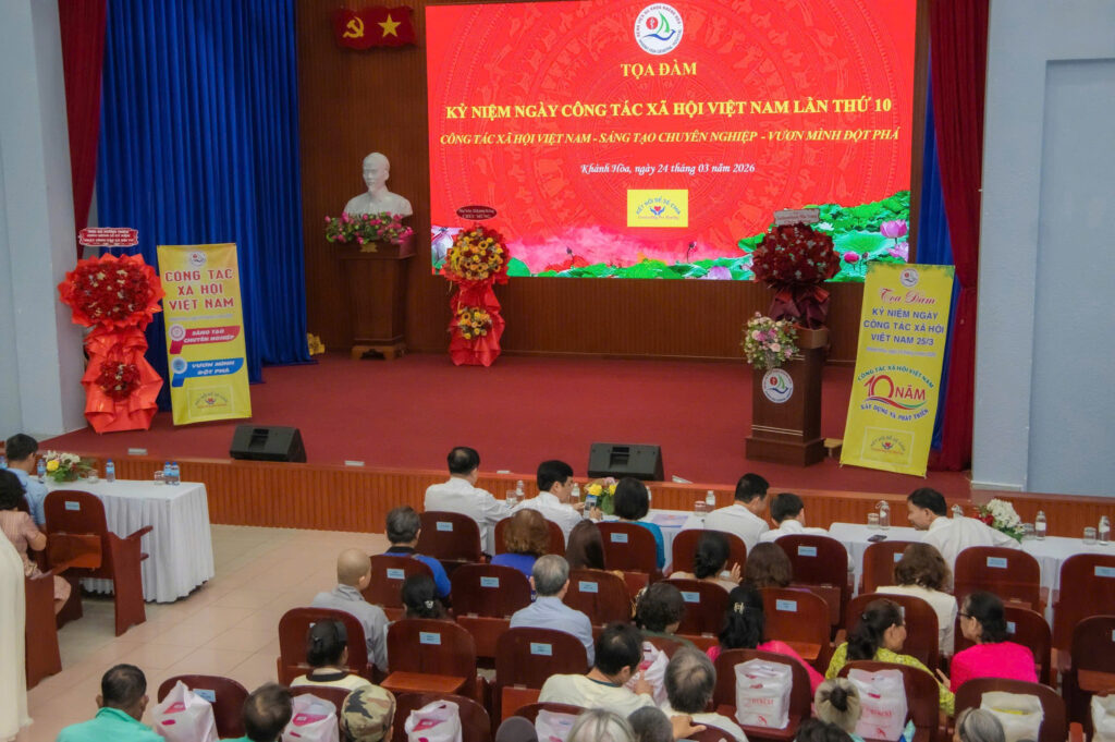 Ngày Công tác xã hội Việt Nam Bệnh viện Đa khoa Khánh Hòa công tác xã hội bệnh viện hỗ trợ người bệnh mạnh thường quân