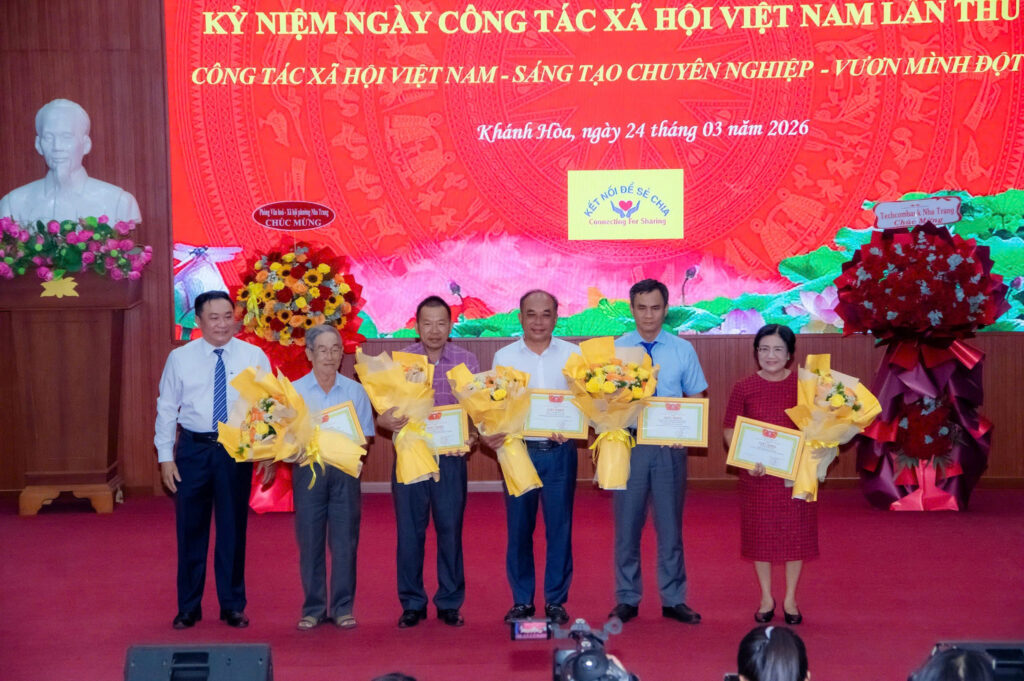 Ngày Công tác xã hội Việt Nam Bệnh viện Đa khoa Khánh Hòa công tác xã hội bệnh viện hỗ trợ người bệnh mạnh thường quân