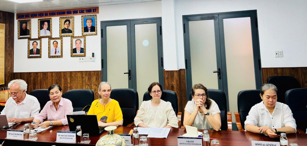 Đoàn chuyên gia APPEL Y tế Khánh Hòa sức khỏe chu sinh chăm sóc trẻ sơ sinh hợp tác y tế Việt Pháp phục hồi chức năng nhi