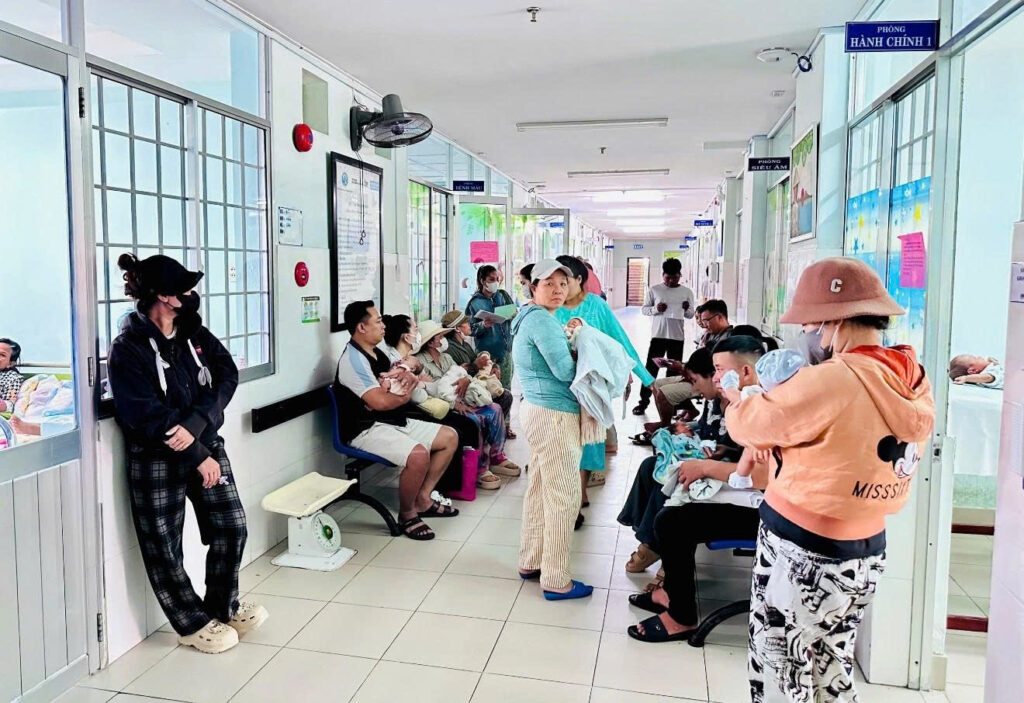 trẻ sơ sinh nguy cơ cao can thiệp sớm cho trẻ sinh non phát triển thần kinh trẻ sơ sinh Bệnh viện Đa khoa Khánh Hòa dấu hiệu bại não ở trẻ nhỏ