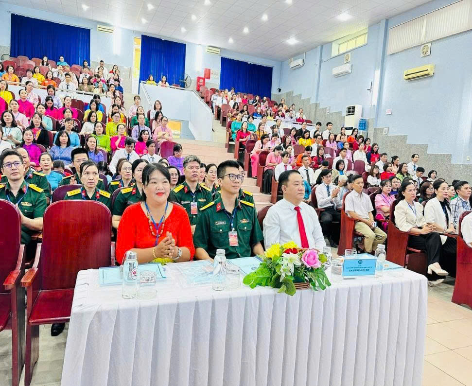 nghề hộ sinh Ngày Quốc tế Hộ sinh 5/5 hộ sinh Bệnh viện Khánh Hòa khoa phụ sản Nha Trang chăm sóc sản phụ và trẻ sơ sinh