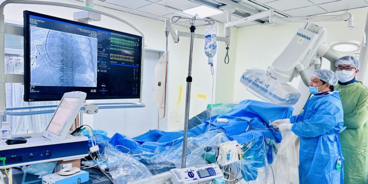Tạo nhịp vùng bó nhánh trái rối loạn nhịp tim chậm máy tạo nhịp tim tim mạch can thiệp suy tim