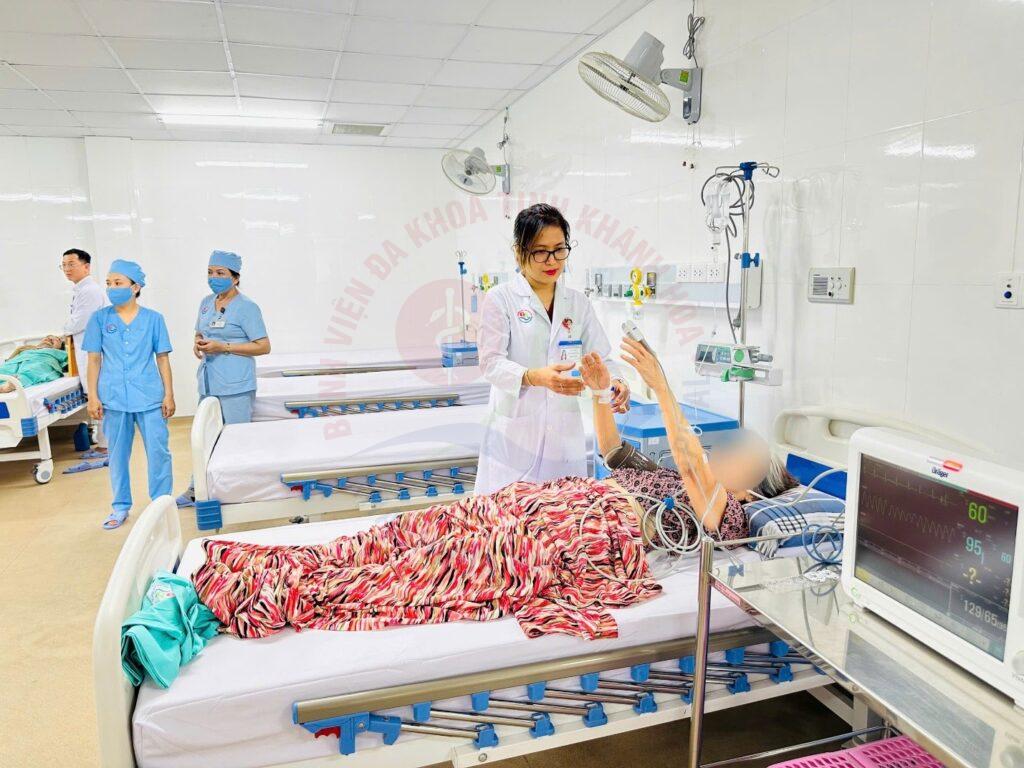 Khoa Đột quỵ Đột quỵ cấp lấy huyết khối cơ học tiêu sợi huyết Bệnh viện Đa khoa Khánh Hòa