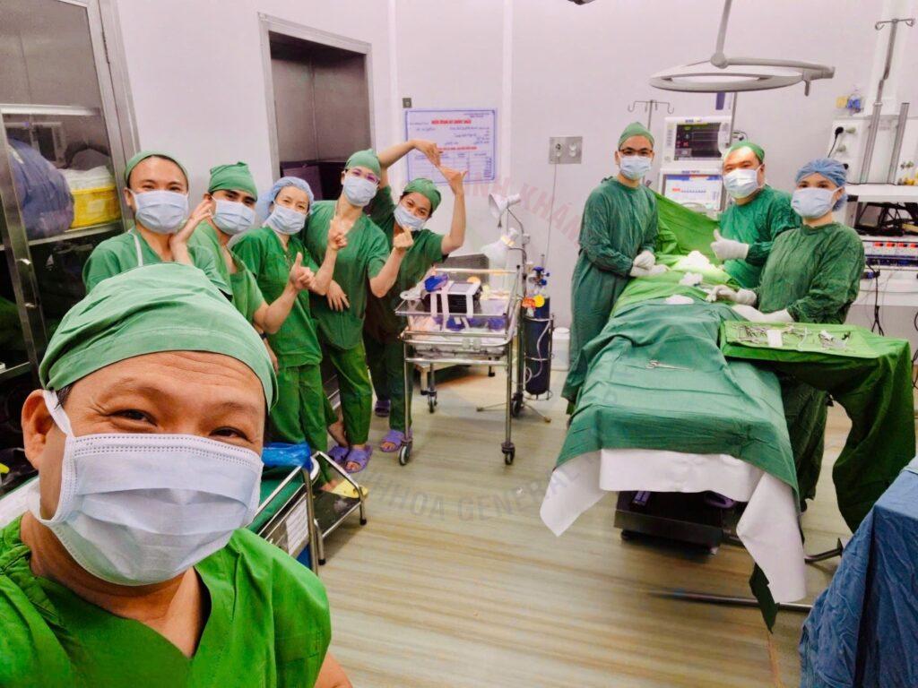 teo thực quản Phẫu thuật teo thực quản dị tật bẩm sinh sơ sinh hồi sức sơ sinh BVĐK Khánh Hòa bác sĩ Nguyễn Thanh Tồn