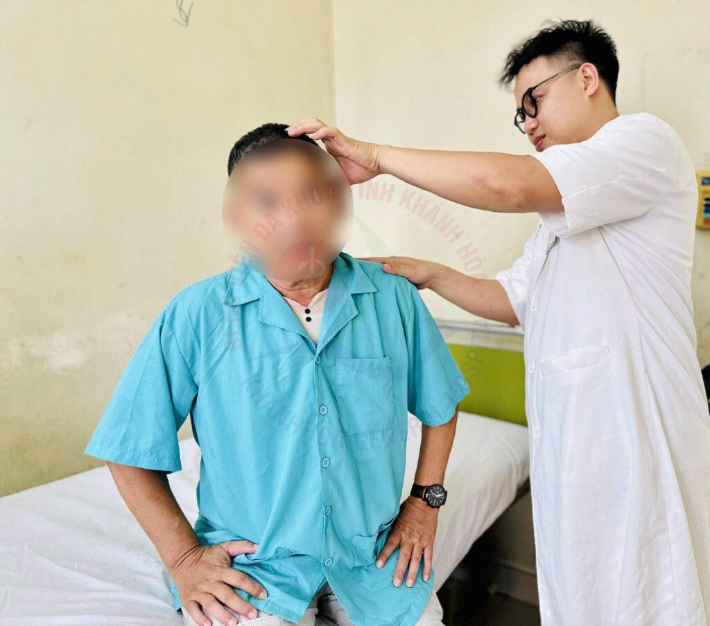 Co giật nửa mặt Phẫu thuật giải ép vi mạch dây thần kinh số VII điều trị co giật mặt Khoa Ngoại Thần kinh BVĐK Khánh Hòa