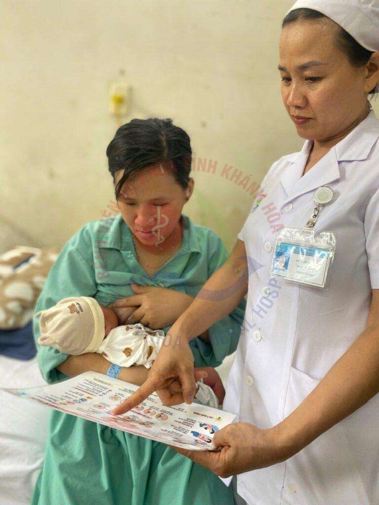 Làm mẹ an toàn Khoa Phụ sản BVĐK Khánh Hòa chăm sóc thai kỳ da kề da sau sinh vượt cạn an toàn bác sĩ sản khoa Khánh Hòa